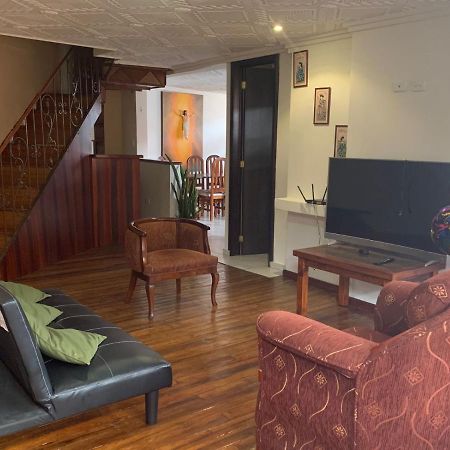 Hostel Santa Canela กูเอ็งกา ภายนอก รูปภาพ