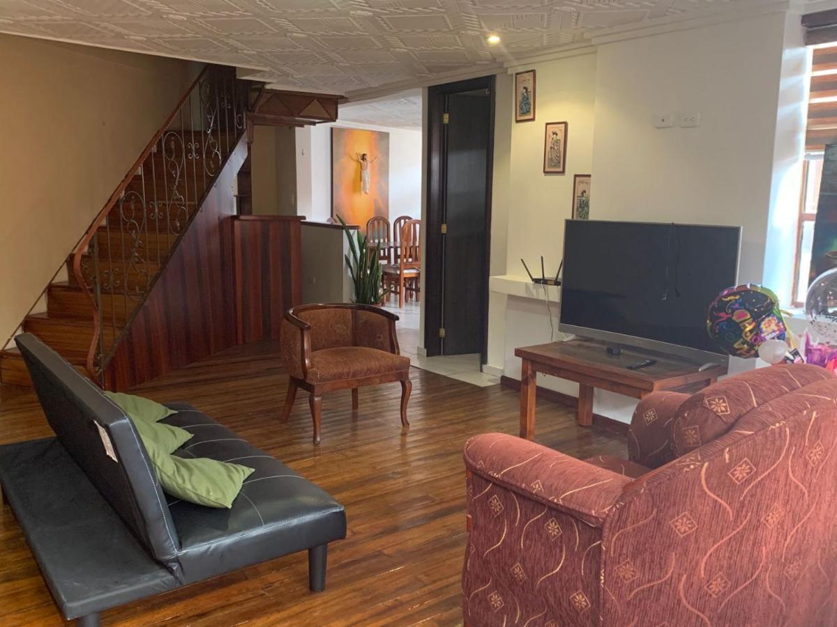 Hostel Santa Canela กูเอ็งกา ภายนอก รูปภาพ