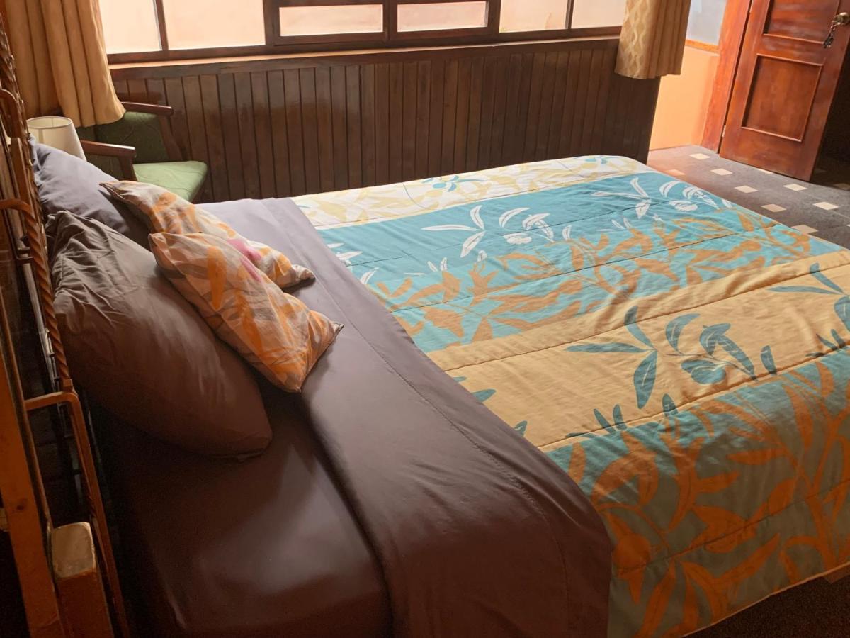 Hostel Santa Canela กูเอ็งกา ภายนอก รูปภาพ