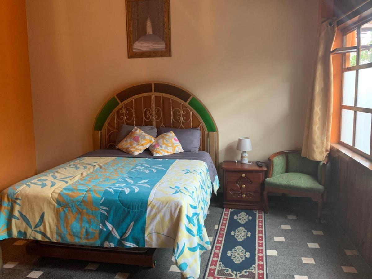 Hostel Santa Canela กูเอ็งกา ภายนอก รูปภาพ