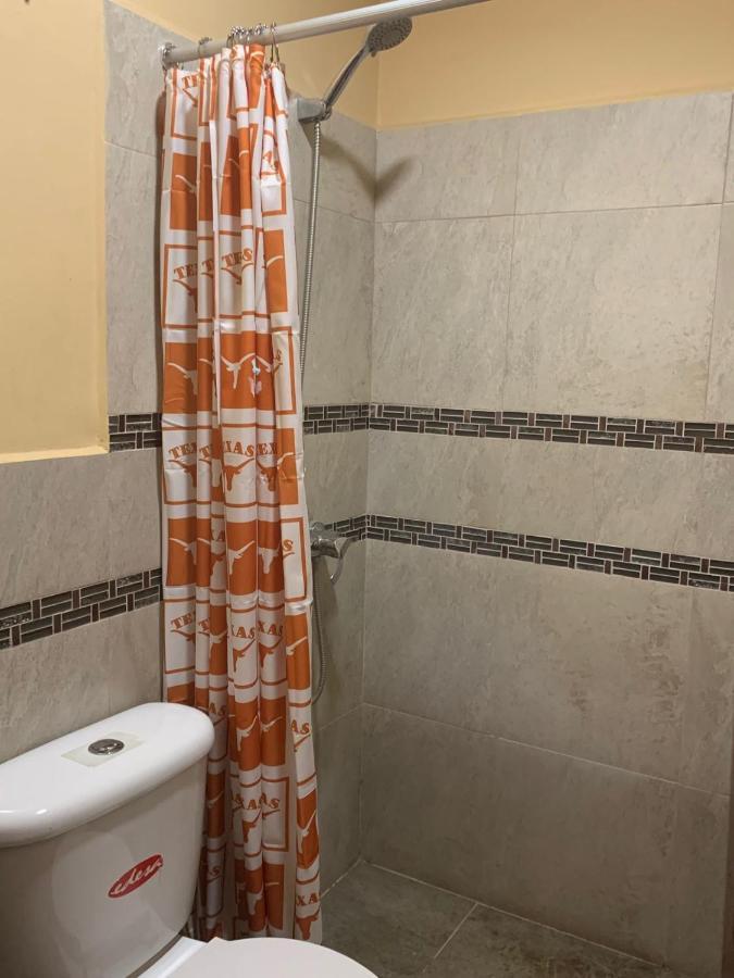 Hostel Santa Canela กูเอ็งกา ภายนอก รูปภาพ