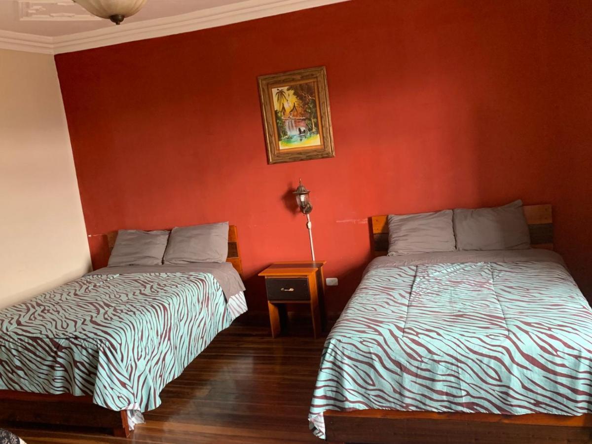 Hostel Santa Canela กูเอ็งกา ภายนอก รูปภาพ