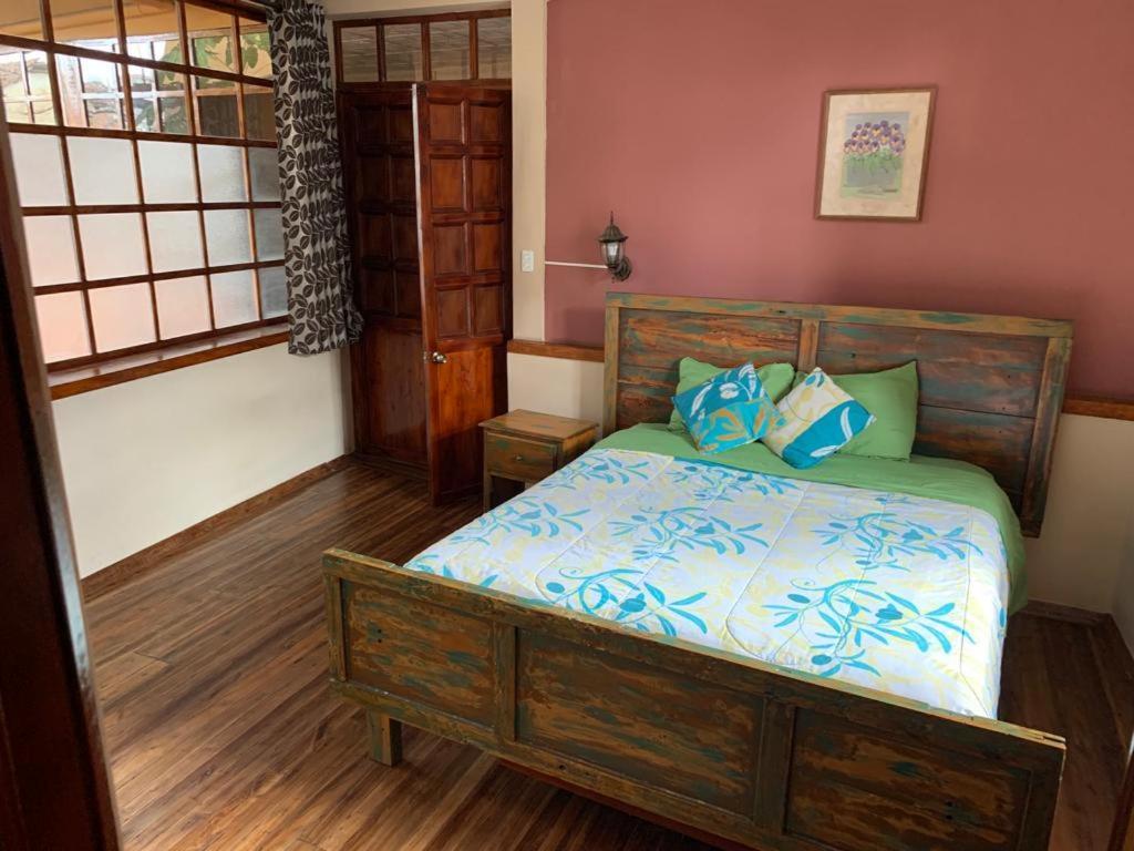 Hostel Santa Canela กูเอ็งกา ภายนอก รูปภาพ